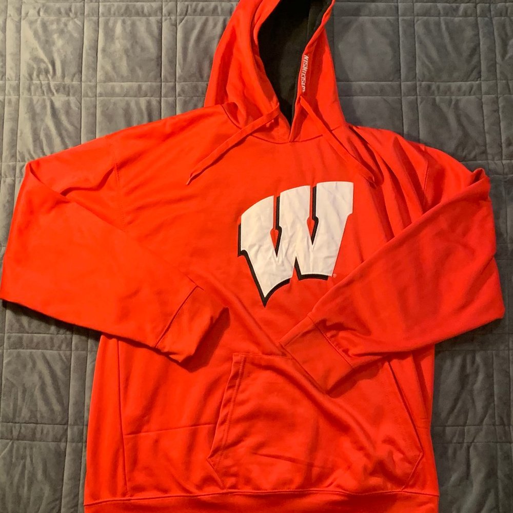 University of Wisconsin hoodie 2XL never worn